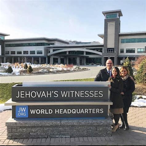 Bethel Tours: World Headquarters of Jehovah’s Witnesses.